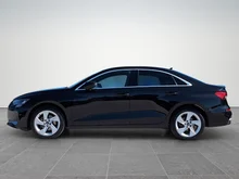 Audi A3 Limousine 35 TFSI advanced in 0E Mythosschwarz Metallic
