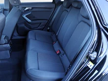 Audi A3 Limousine 35 TFSI advanced in 0E Mythosschwarz Metallic
