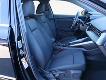 Audi A3 Limousine 35 TFSI advanced in 0E Mythosschwarz Metallic