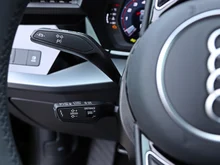 Audi A3 Limousine 35 TFSI advanced in 0E Mythosschwarz Metallic