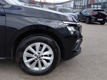 Škoda Kamiq Selection TSI in Black-Magic Perleffekt