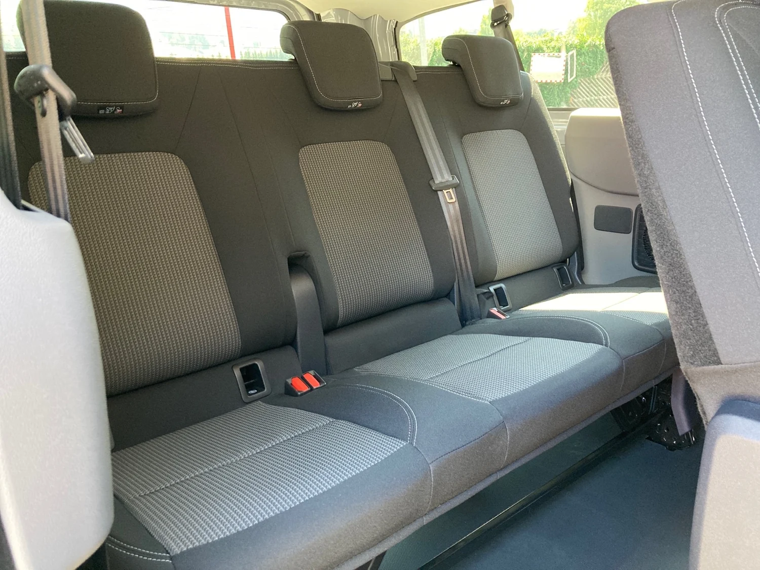 Bild eines VW Transporter Kombi LR TDI 4MOTION