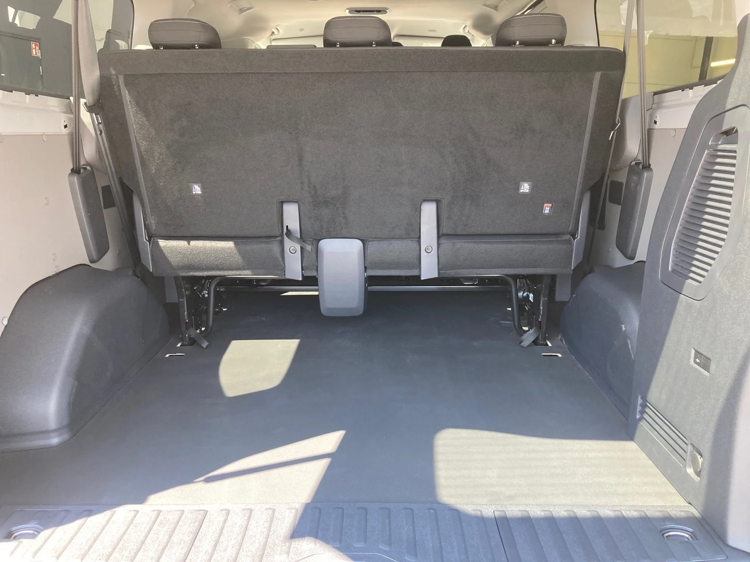 Bild eines VW Transporter Kombi LR TDI 4MOTION