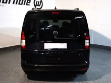 VW Caddy Life TDI 4MOTION in Deepblack Perleffekt