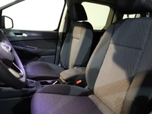 VW Caddy Life TDI 4MOTION in Deepblack Perleffekt