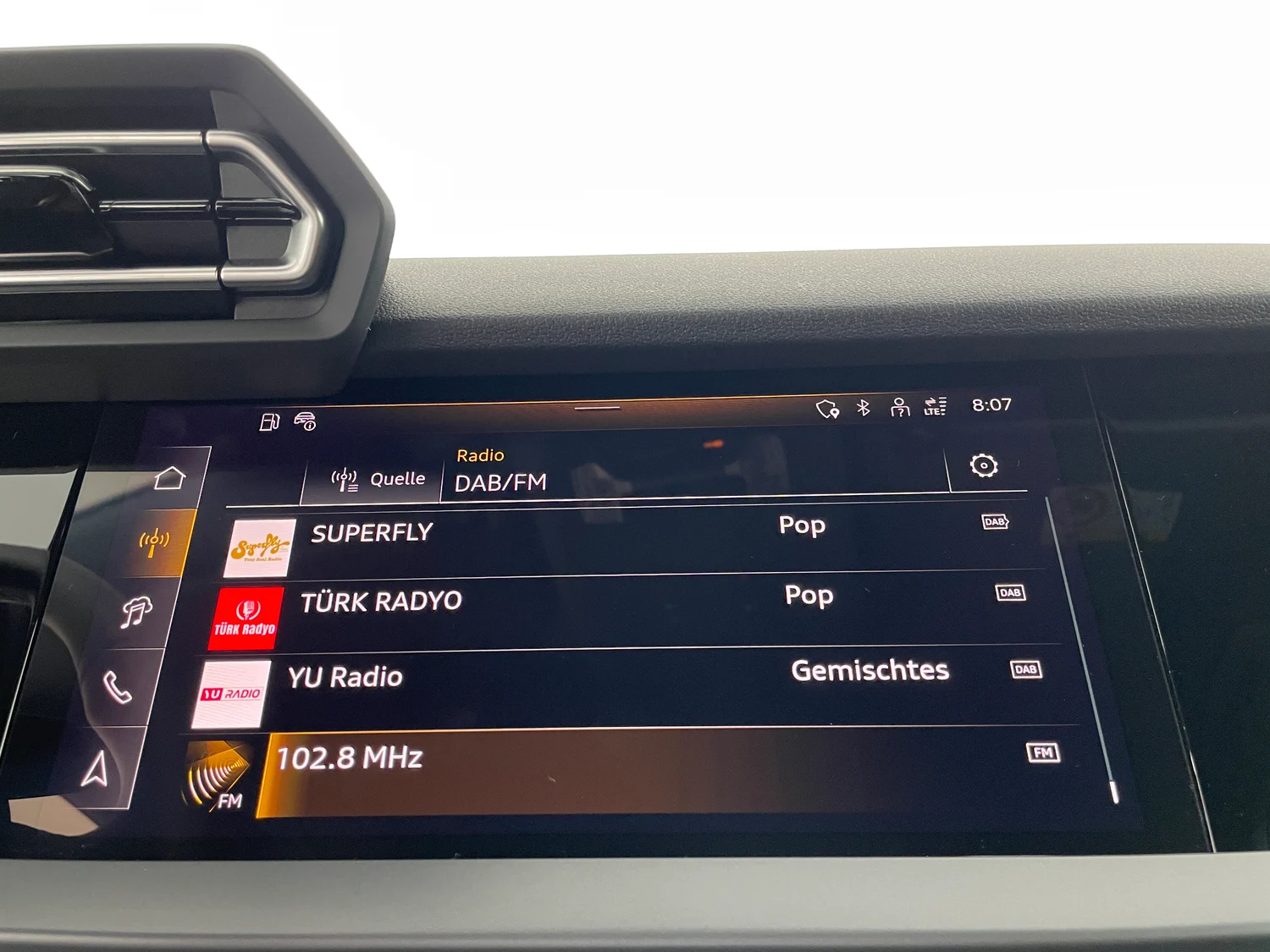 Bild eines Audi A3 allstreet 40 TFSI e