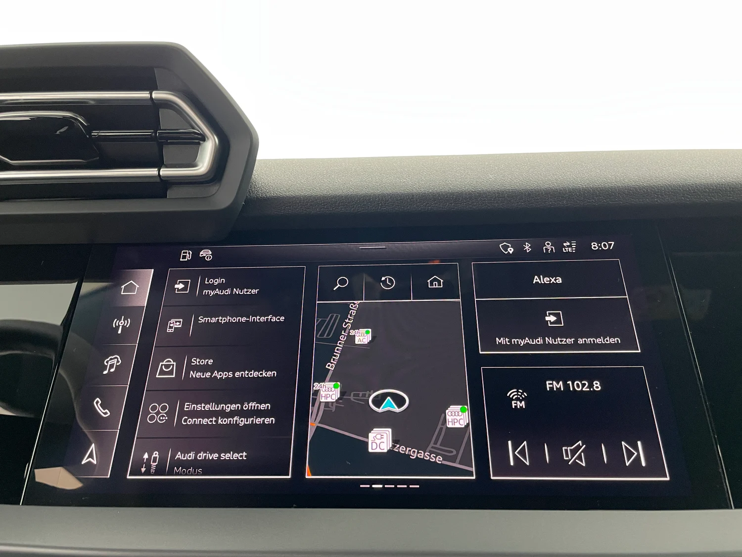 Bild eines Audi A3 allstreet 40 TFSI e