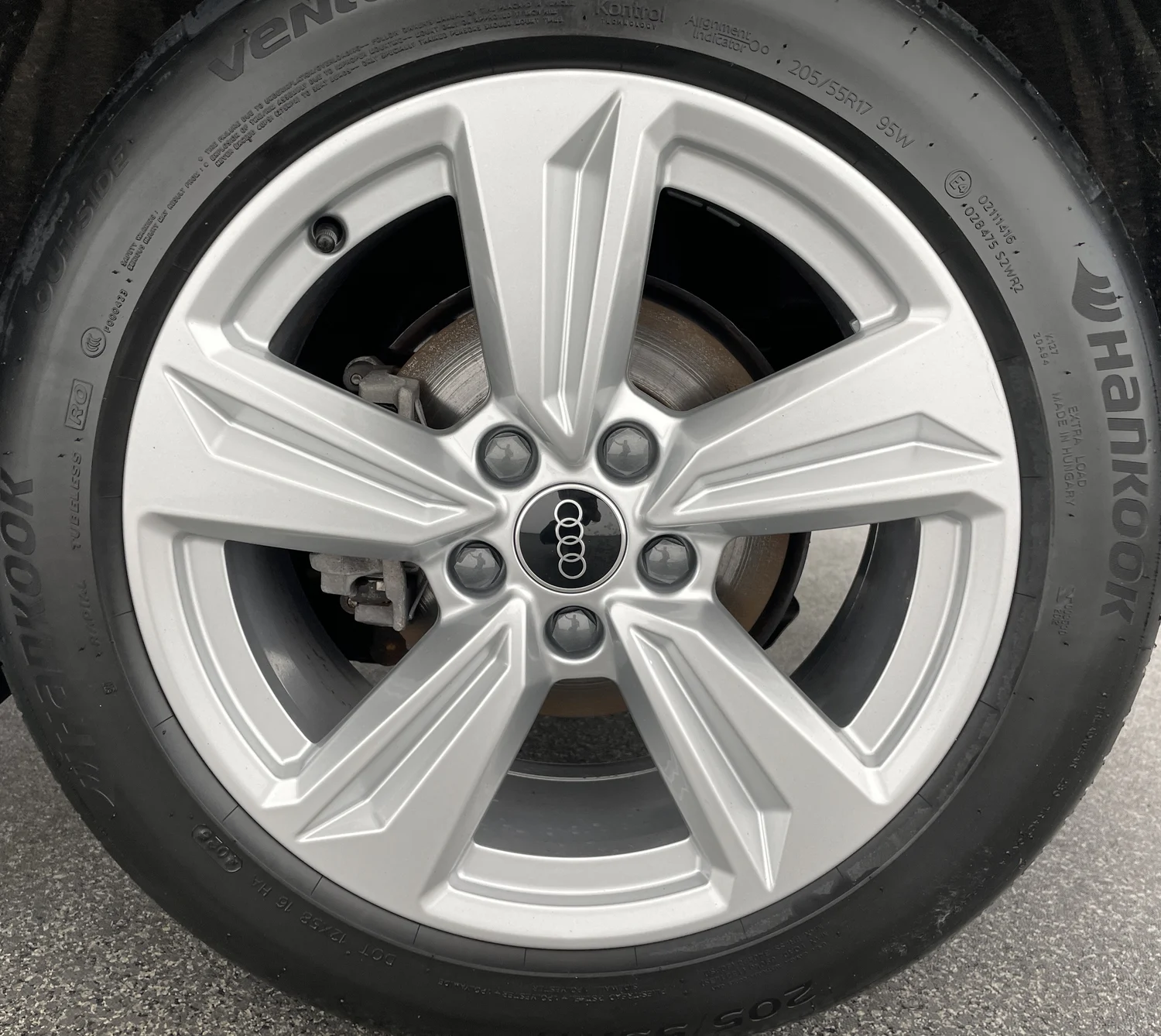 Bild eines Audi A3 allstreet 40 TFSI e