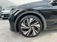 VW ID.4 GTX 4MOTION 220 kW in Grenadillschwarz Metallic
