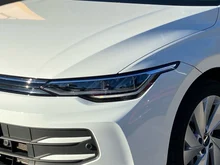 VW Golf Variant Life mHeV DSG in Pure White