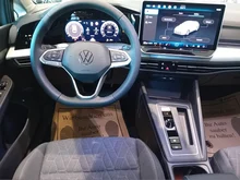 VW Golf Variant Business mHeV DSG in Mondsteingrau