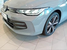 VW Golf Variant Business mHeV DSG in Mondsteingrau