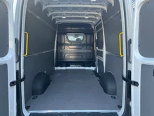 VW Crafter 35 Kasten L3 TDI in Candy-Weiß