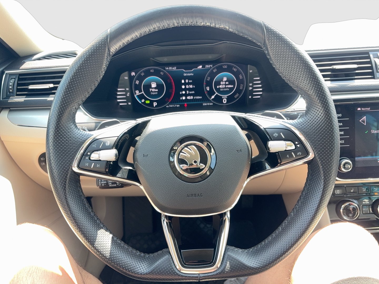 Škoda SUPERB Combi Style TDI DSG | Bild 11 von 23