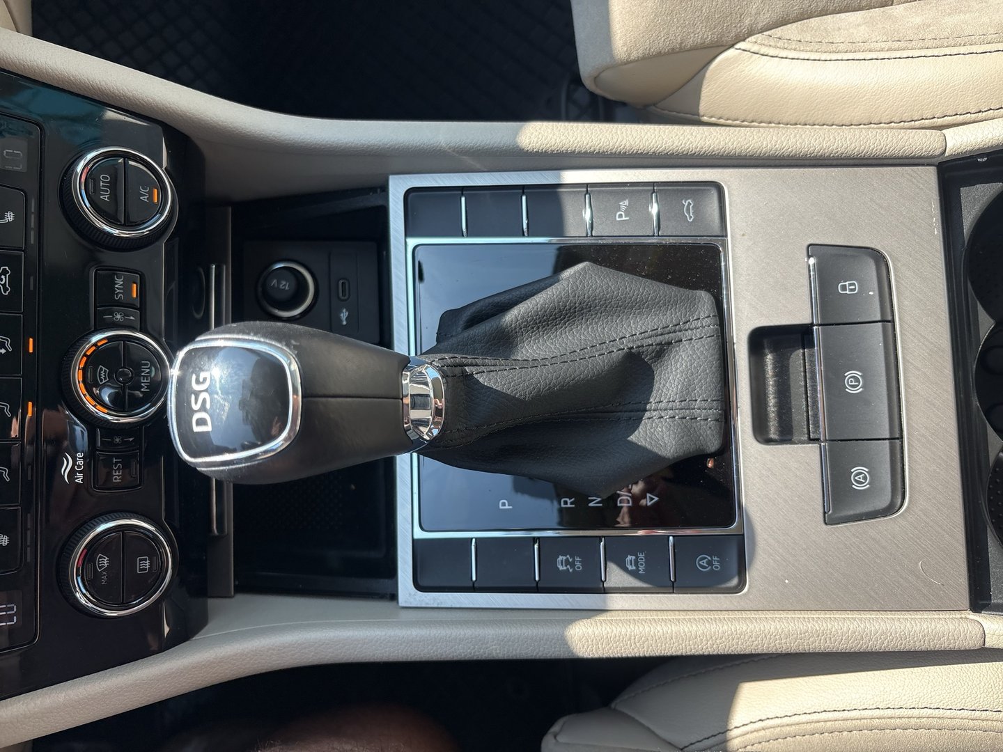 Škoda SUPERB Combi Style TDI DSG | Bild 17 von 23