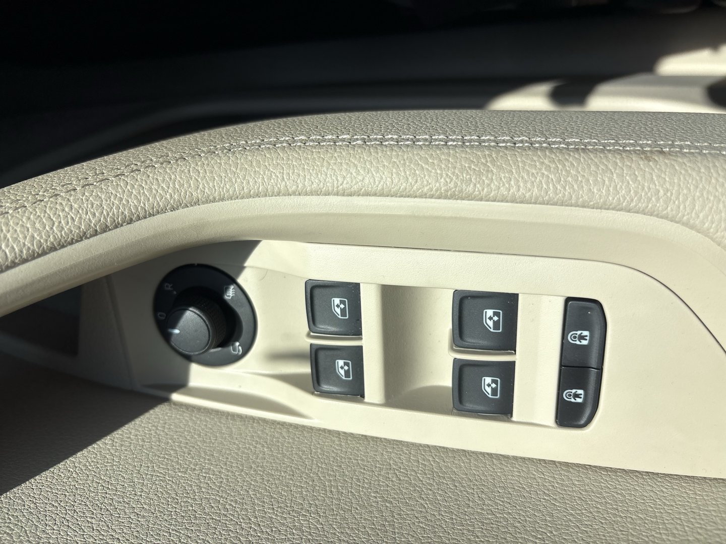 Škoda SUPERB Combi Style TDI DSG | Bild 8 von 23