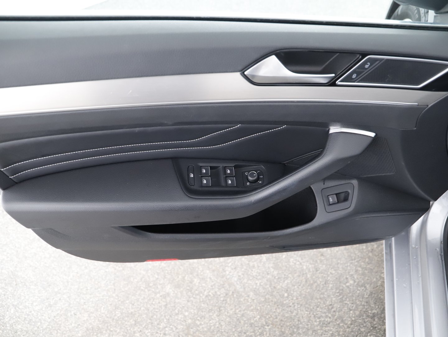 VW Passat Variant Elegance TDI DSG | Bild 10 von 31