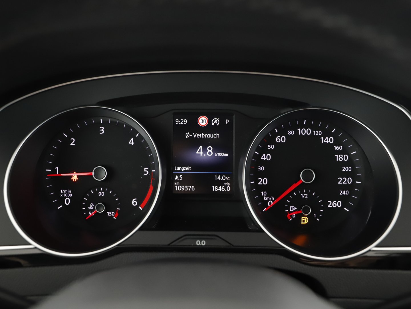 VW Passat Variant Elegance TDI DSG | Bild 15 von 31
