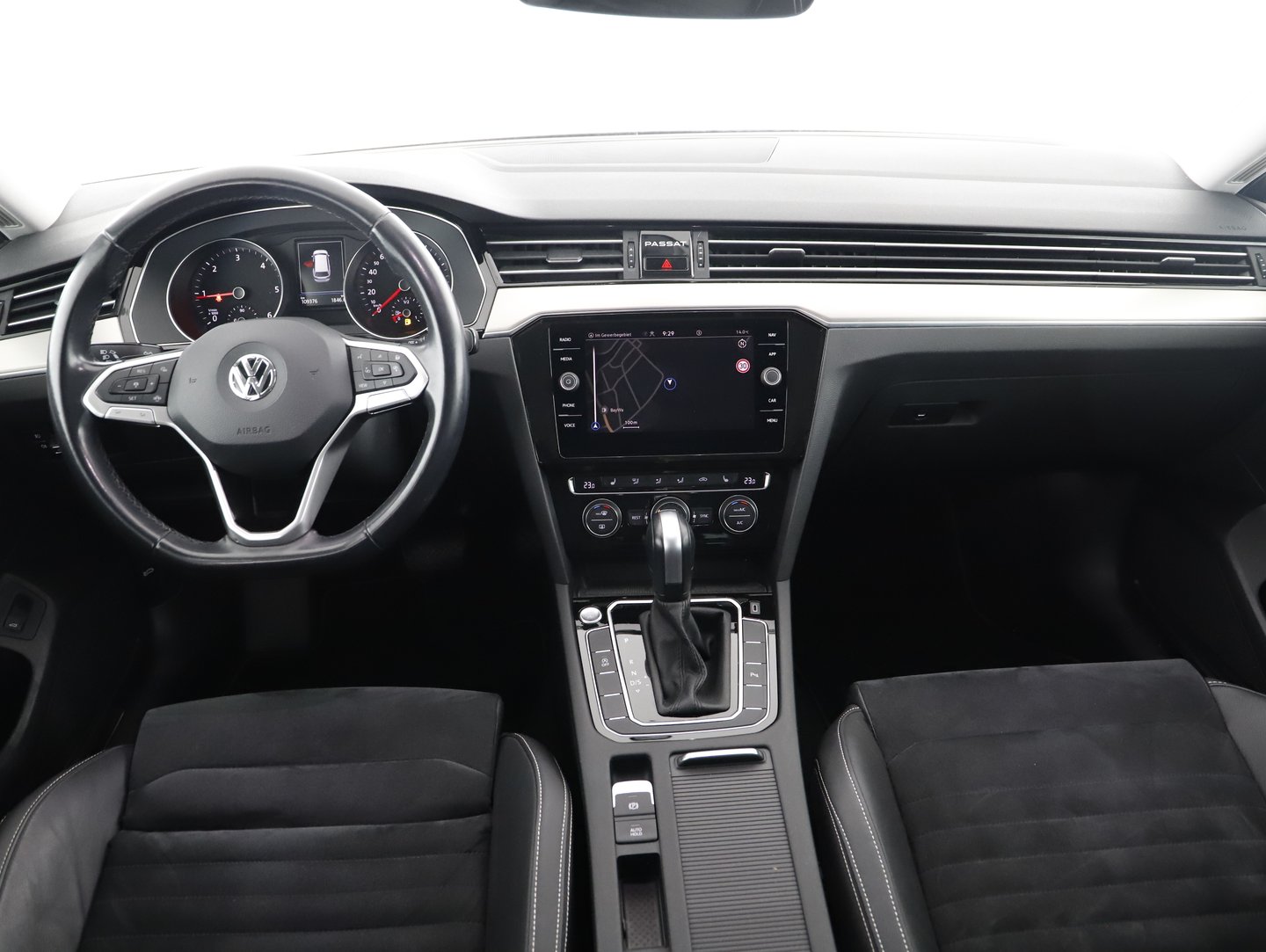VW Passat Variant Elegance TDI DSG | Bild 14 von 31