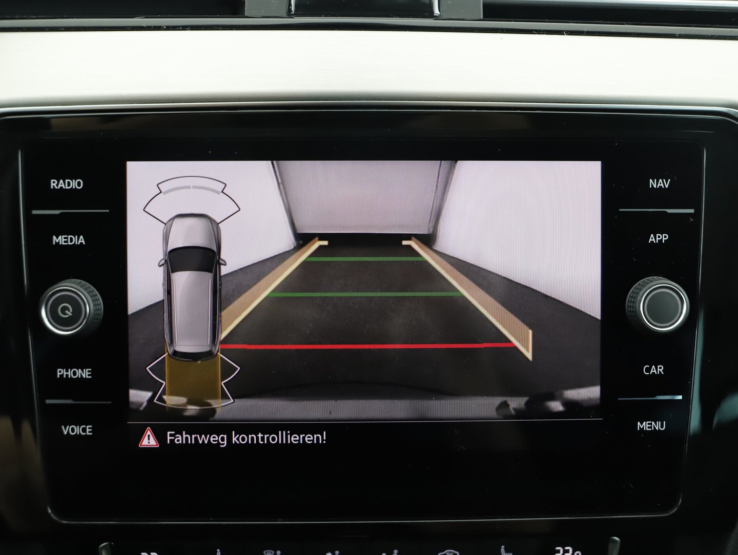 VW Passat Variant Elegance TDI DSG | Bild 21 von 31