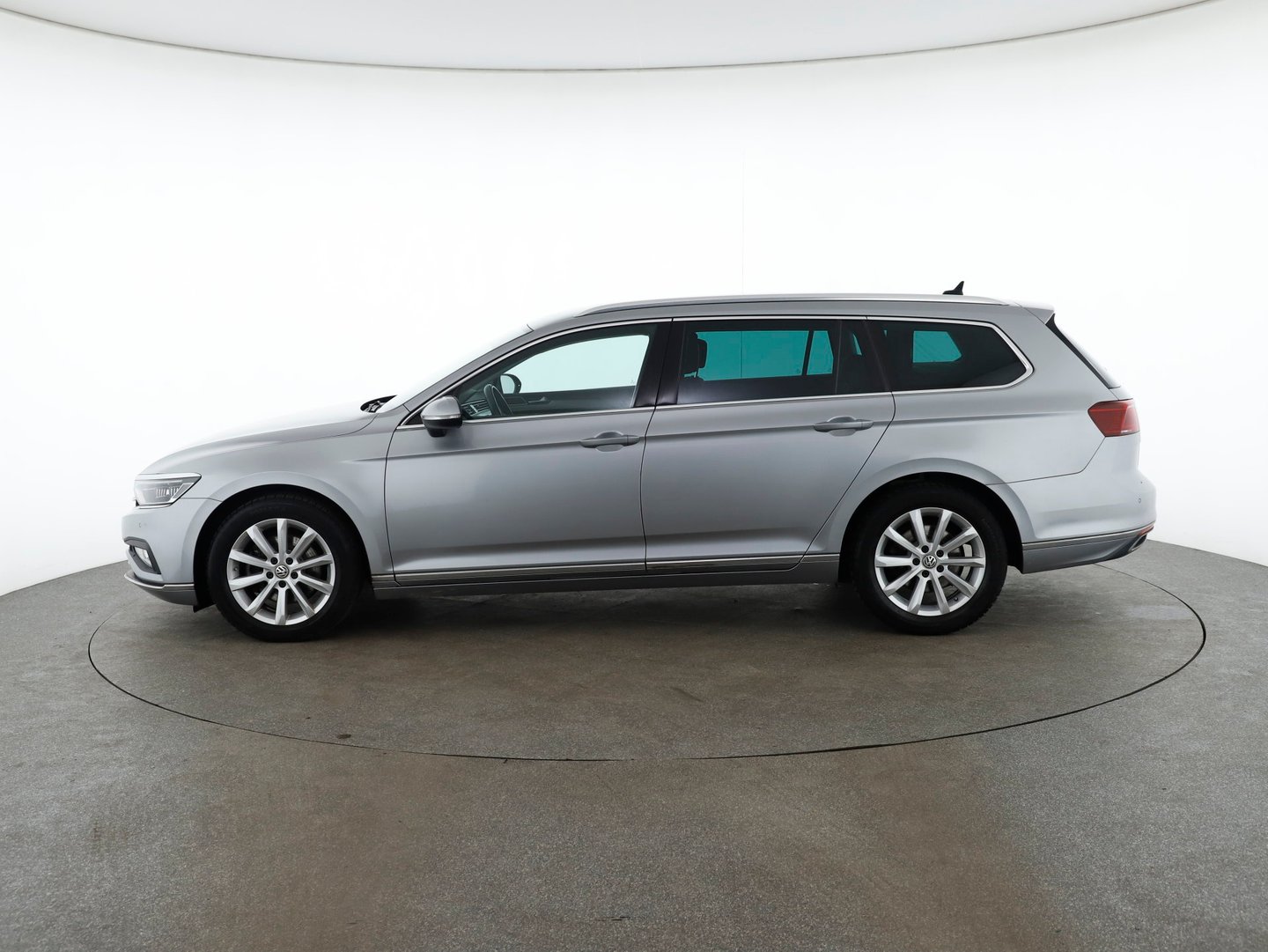 VW Passat Variant Elegance TDI DSG | Bild 8 von 31