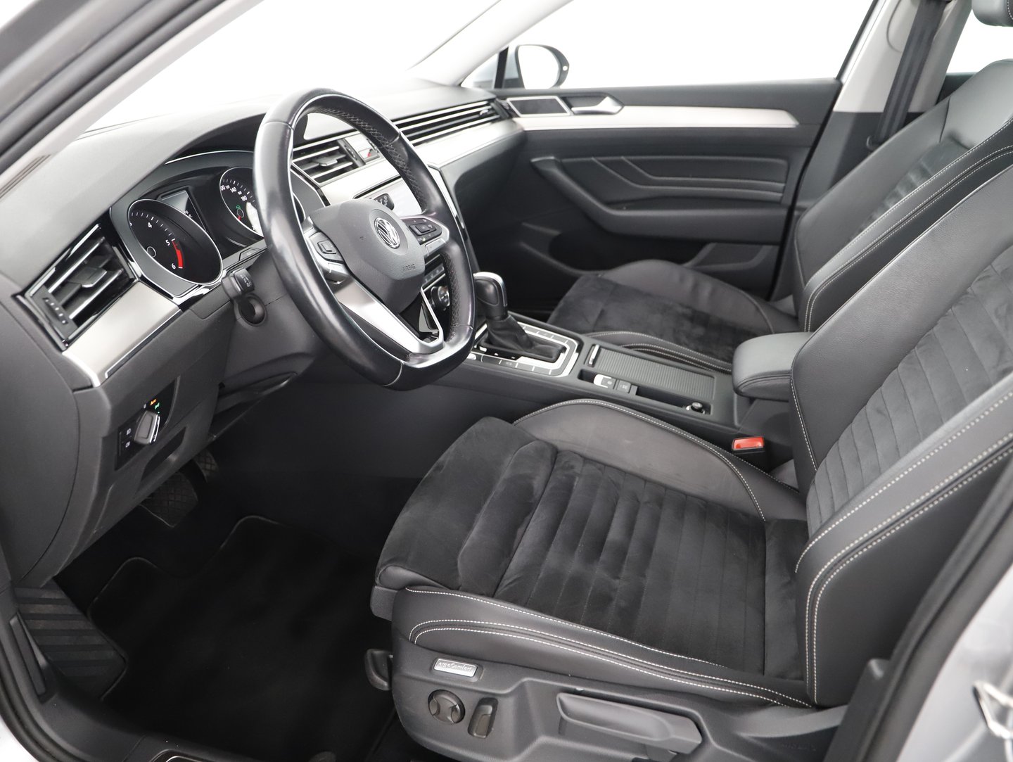 VW Passat Variant Elegance TDI DSG | Bild 13 von 31