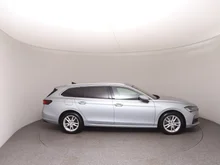 Škoda Superb Combi Selection iV TSI DSG in Pebble-Silber Metallic
