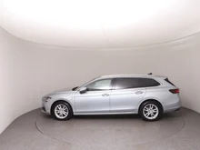 Škoda Superb Combi Selection iV TSI DSG in Pebble-Silber Metallic