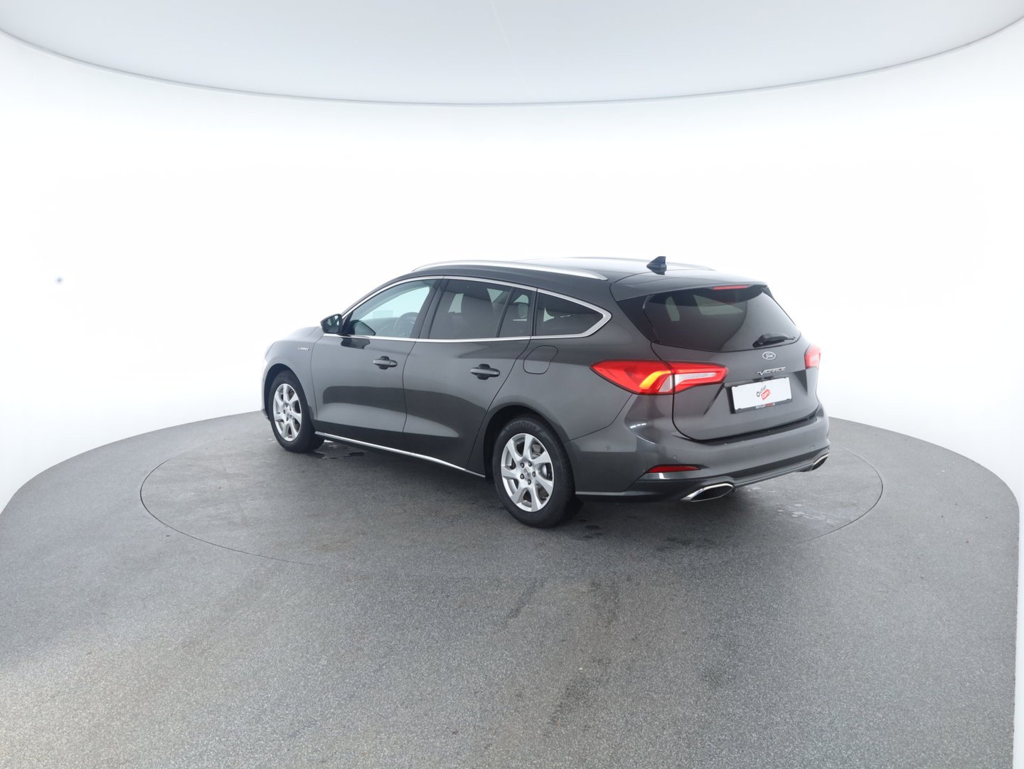 Ford Focus Traveller 1,5 EcoBlue Vignale Aut. | Bild 2 von 15