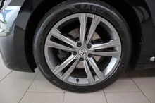 VW Arteon R-Line TSI OPF DSG in DEEP BLACK PERLEFFEKT