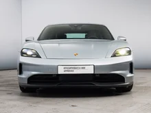 Porsche Taycan 4S in DOLOMITSILBERMETALLIC