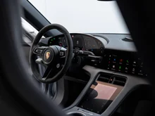 Porsche Taycan 4S in DOLOMITSILBERMETALLIC