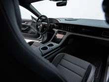 Porsche Taycan 4S in DOLOMITSILBERMETALLIC