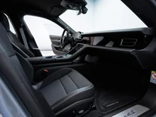 Porsche Taycan 4S in DOLOMITSILBERMETALLIC