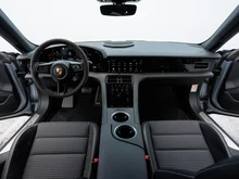 Porsche Taycan 4S in DOLOMITSILBERMETALLIC