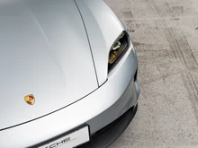 Porsche Taycan 4S in DOLOMITSILBERMETALLIC