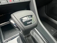 Škoda Karoq 4x4 Sportline TDI DSG in Black-Magic Perleffekt