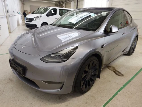 Tesla Model Y Performance Dual AWD