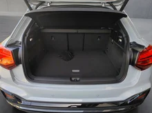 Audi Q2 35 TFSI S line in PFEILGRAU PERLEFFEKT