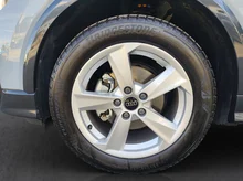 Audi Q2 35 TFSI S line in PFEILGRAU PERLEFFEKT