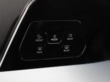 VW Golf Variant Life mHeV TSI DSG in GRENADILLSCHWARZ METALLIC
