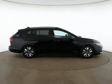 VW Golf Variant Life mHeV TSI DSG in GRENADILLSCHWARZ METALLIC