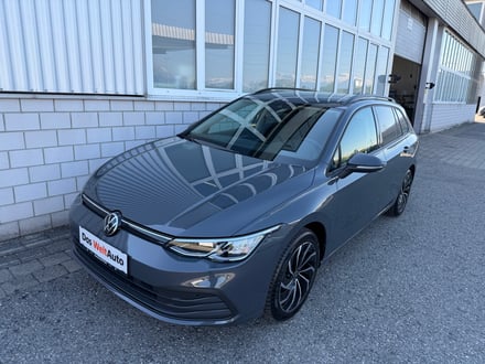 VW Golf Variant Life mHeV DSG