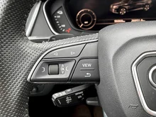 Audi Q5 55 TFSI e quattro Sport in quantumgrau