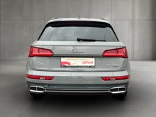 Audi Q5 55 TFSI e quattro Sport in quantumgrau