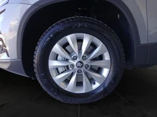 Škoda Karoq 4x4 Selection TDI DSG in Smokey Diamond-Silber Metallic