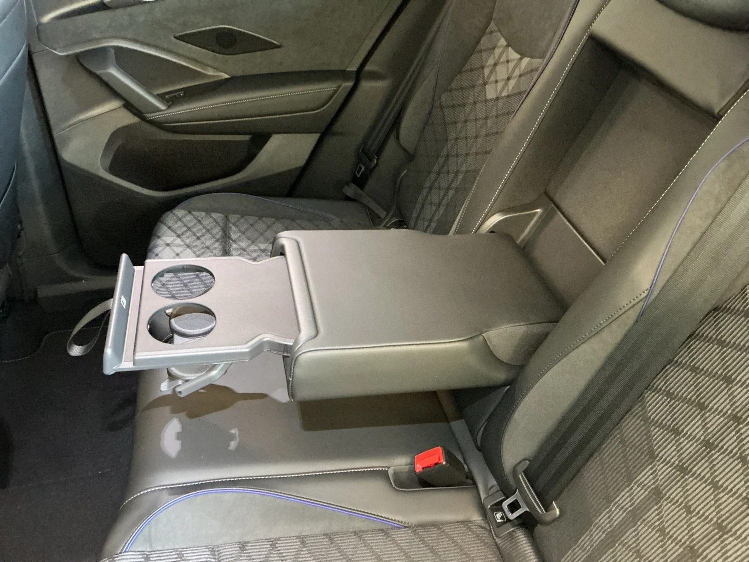 Bild eines VW Tiguan Sport TDI 4MOTION DSG