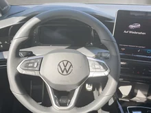 VW Golf Sport mHEV TSI DSG in Delfingrau Metallic Dach Schwarz