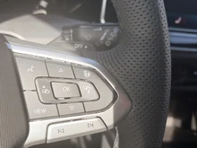 VW Golf Sport mHEV TSI DSG in Delfingrau Metallic Dach Schwarz
