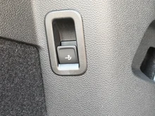 VW Golf Sport mHEV TSI DSG in Delfingrau Metallic Dach Schwarz